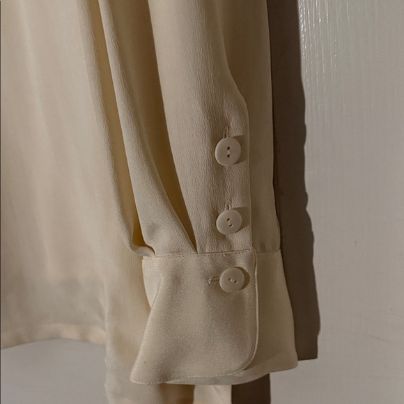 Dana Buchman Elements Women’s Cream Long-Sleeve Silk Blouse with Button Cuffs - Picture 3 of 6